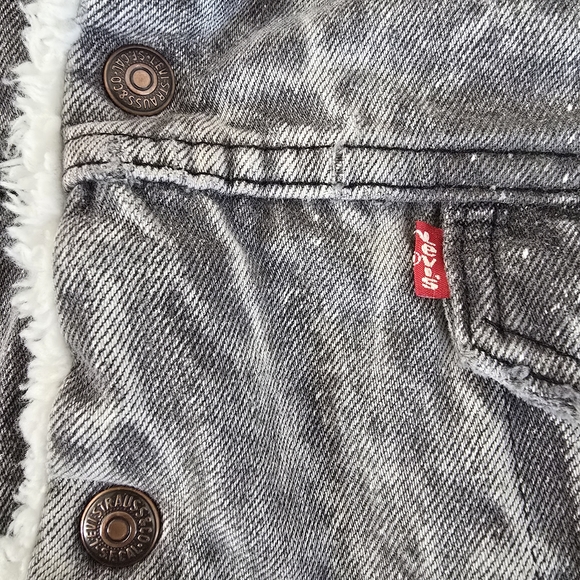 Vintage Levi's Black Denim Acid Wash Trucker Jacket  Sherpa Lining - Picture 4 of 9